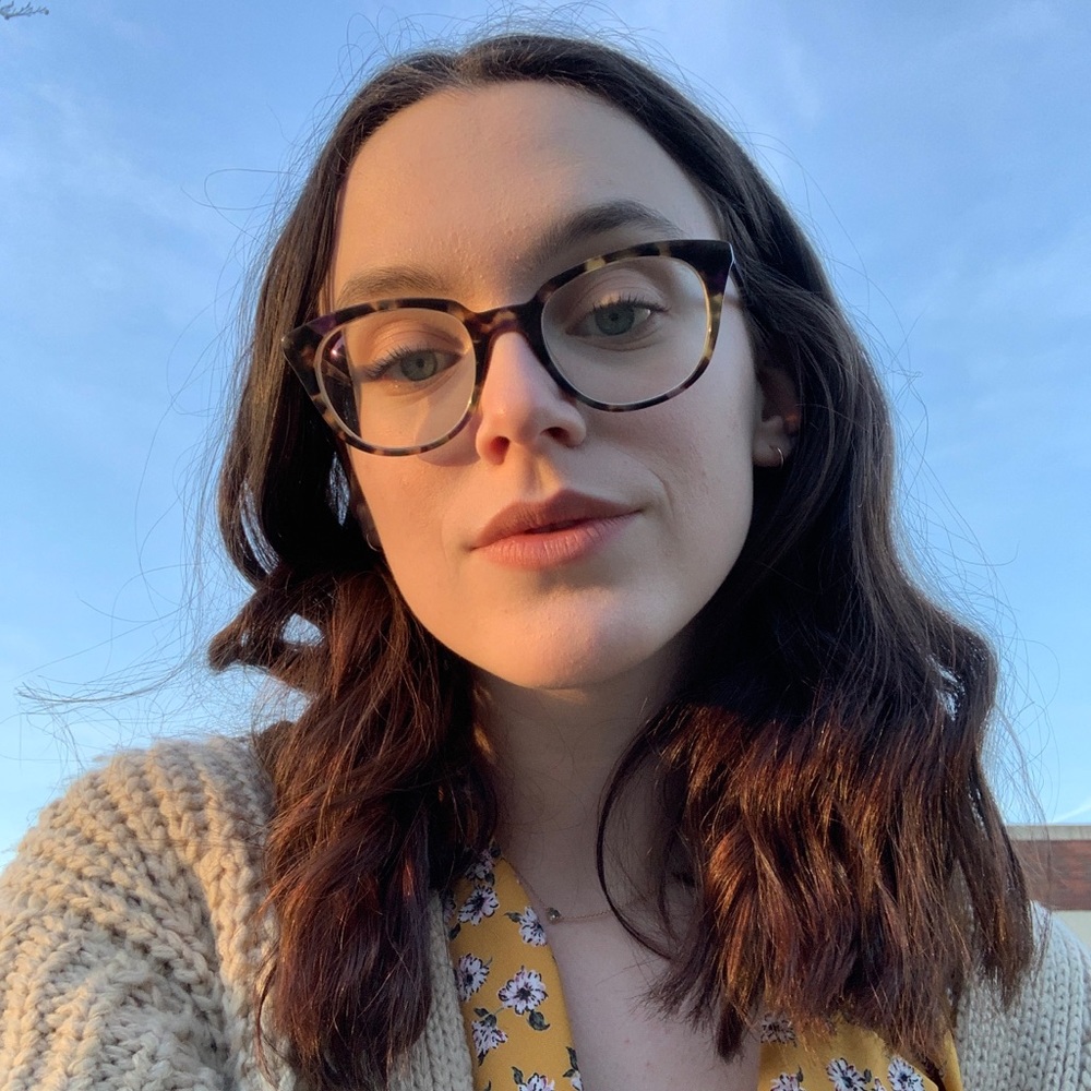 Meet your Posher, Caitlin